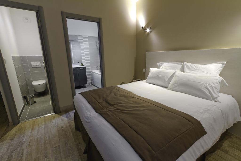 Hotel Les Petits Oreillers Saint-Martin-dʼArdèche الغرفة الصورة