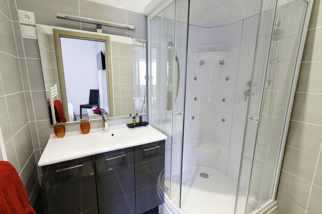 Hotel Les Petits Oreillers Saint-Martin-dʼArdèche الغرفة الصورة