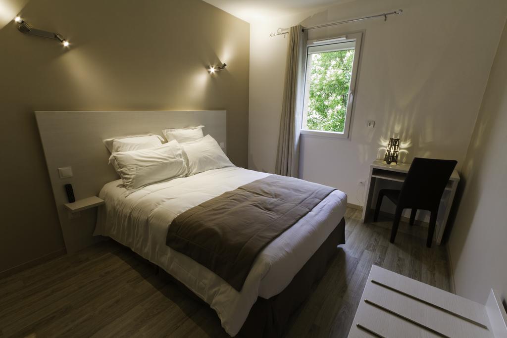 Hotel Les Petits Oreillers Saint-Martin-dʼArdèche الغرفة الصورة