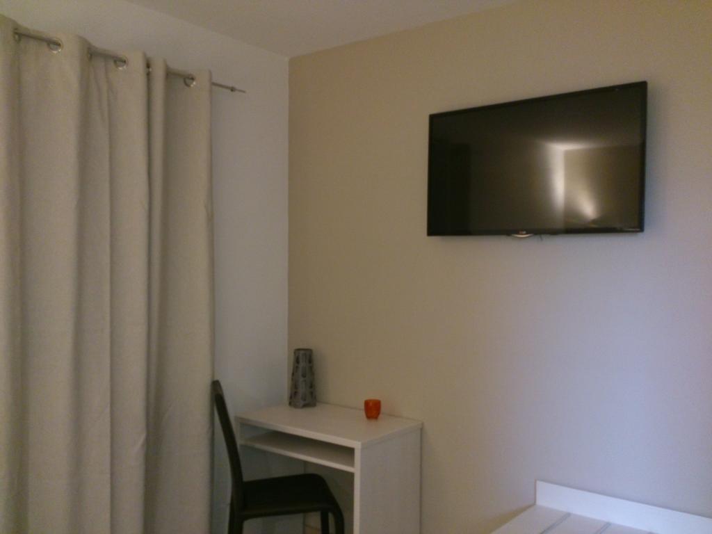 Hotel Les Petits Oreillers Saint-Martin-dʼArdèche الغرفة الصورة