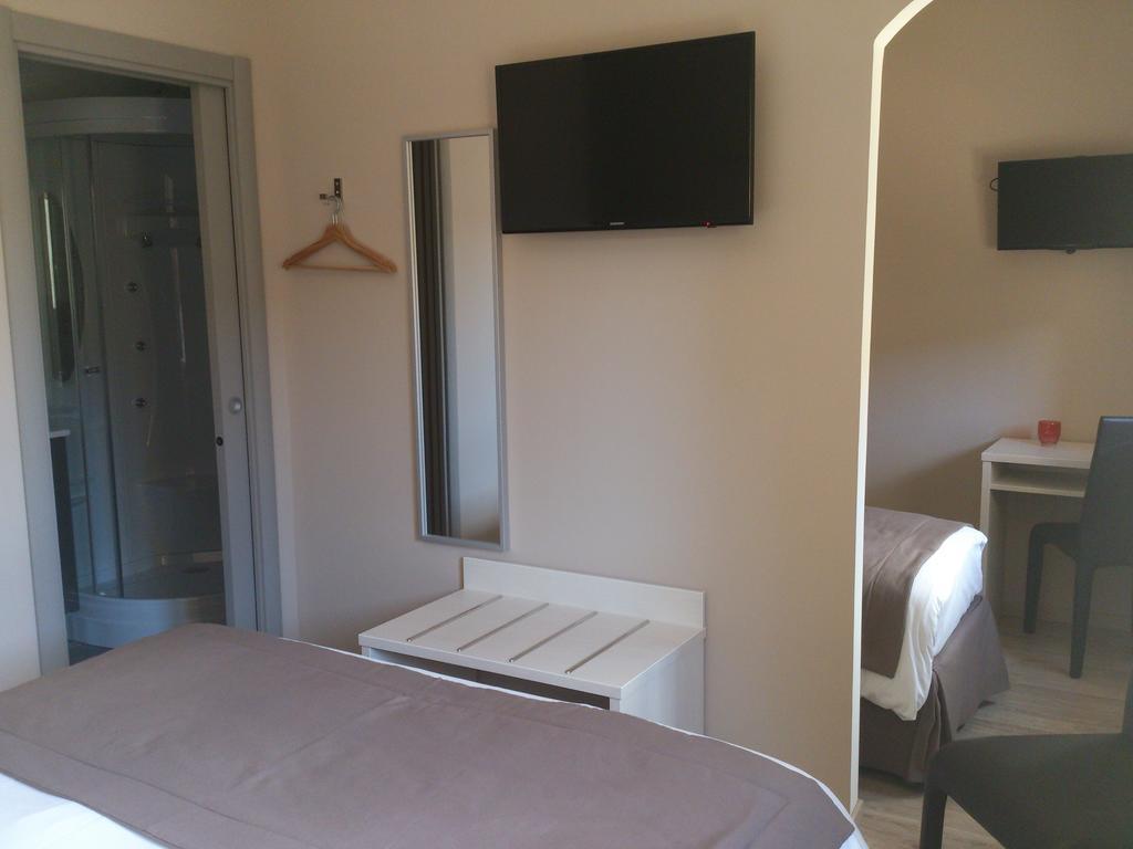 Hotel Les Petits Oreillers Saint-Martin-dʼArdèche الغرفة الصورة